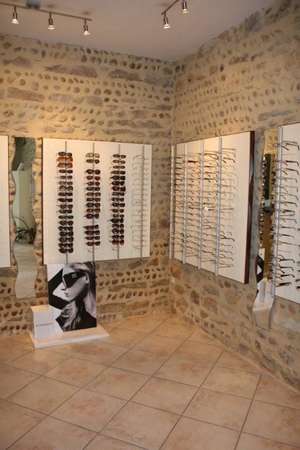 Opticien : GÉNÉRAC OPTIQUE, 2 Bis Rue du Château, 30510 GÉNÉRAC