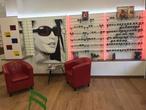 Opticien : OPTICHARLOTTE, 64 AVENUE PASTEUR, 83160 LA VALETTE-DU-VAR