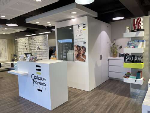 Opticien : OPTIQUE MAGENTA PLAGE, 49-51 RUE GERVOLINO, 98800 NOUMEA