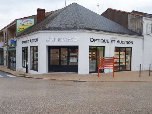 Opticien : LA LUNETTERIE, 2 Rue nationale, 85440 Talmont-Saint-Hilaire