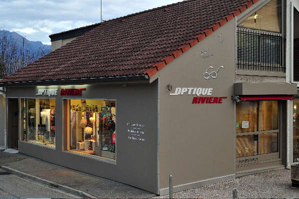 Opticien : OPTIQUE RIVIERE, 9 Place du Gresivaudan, 38330 ST ISMIER