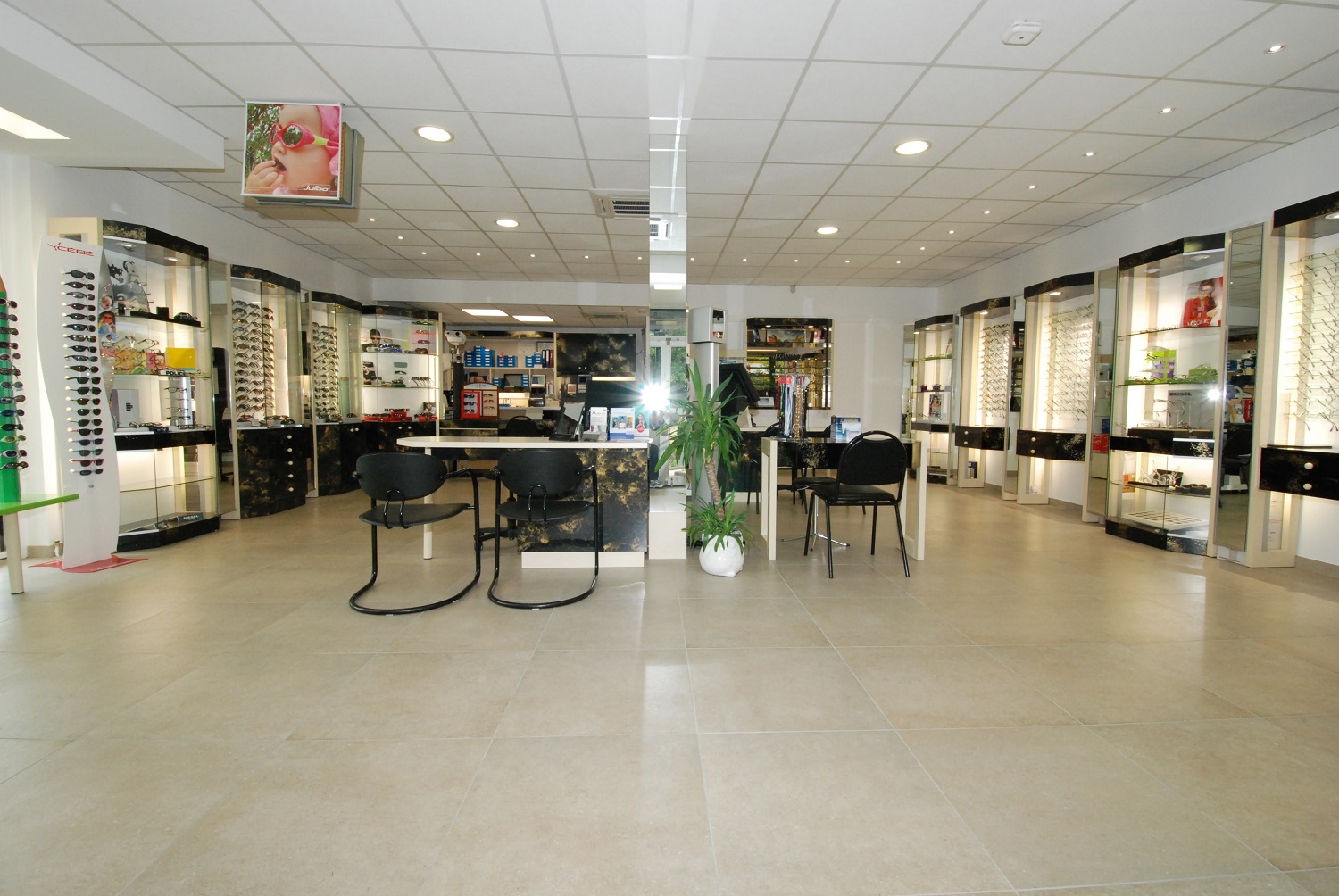 Opticien : PLAISIR OPTIQUE, 1 rue Saint Germain, 78370 PLAISIR