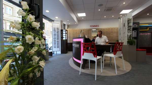 Opticien : OPTIQUE PLANTADE, 12 Boulevard Jean Jaures, 35300 FOUGERES