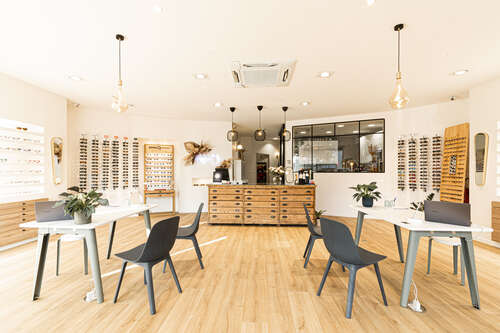 Opticien : OPTIC LA TOUR, 25 Route de pechbonnieu , 31780 CASTELGINEST