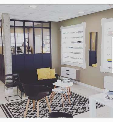 Opticien : Optique Briand, Place Louis Pétri, 35320 CREVIN