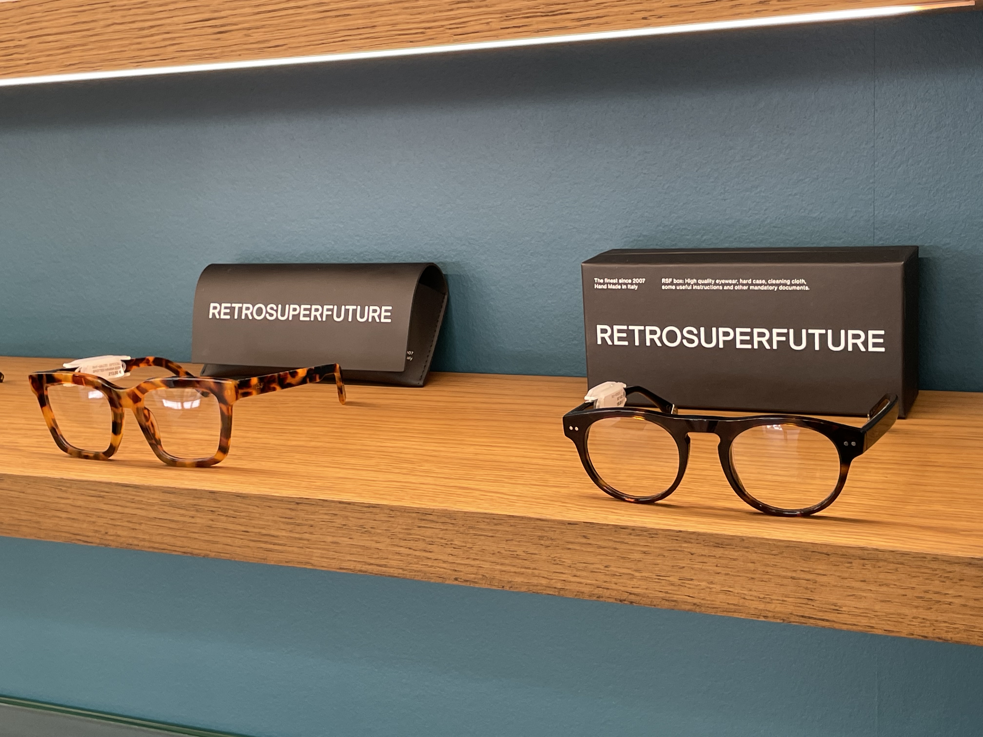 Création RETROSUPERFUTURE visible chez OLIVIER OPTICIENS