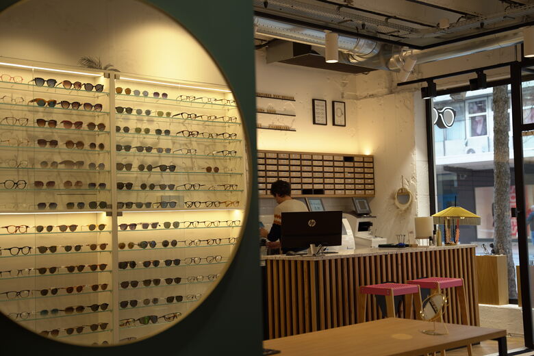 Image principale de l'opticien FRERES LUNETIERS